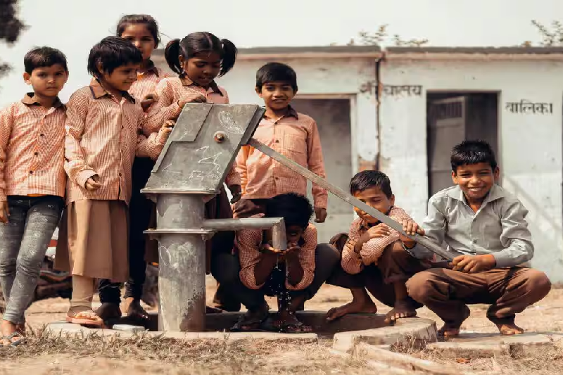 Maharashtra Teachers Urge Halt on FYJC E-Admissions in Rural Areas Amid Poor Network and Digital Divide