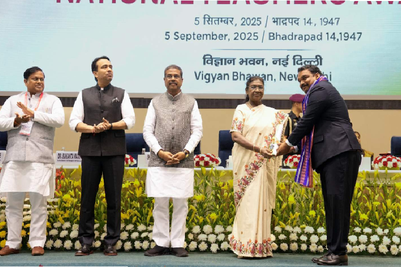 National Teacher Awards 2025: President Droupadi Murmu Honours 45 Educators for Excellence