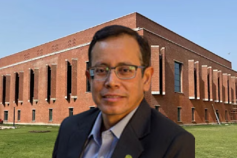 Prof Neeraj Dwivedi Appointed as New Director of IIM Kashipur