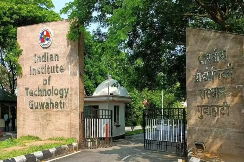 IIT Guwahati Unveils Sunlight-Driven Method to Turn CO₂ into Methanol Fuel